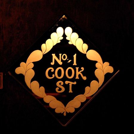 Dashwood Manor Seaside Bed & Breakfast ビクトリア エクステリア 写真
